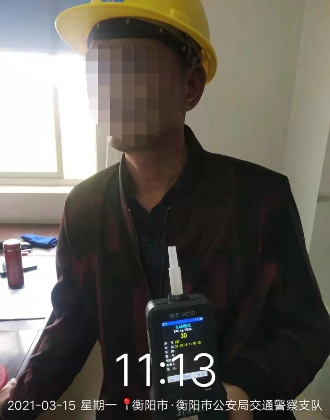 DƬ